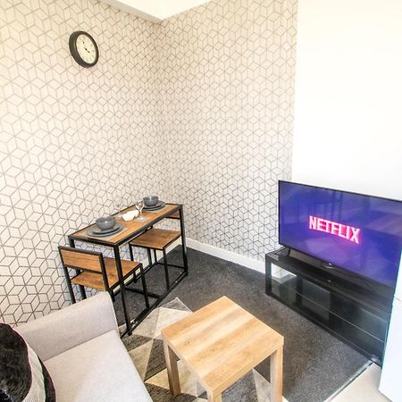 Cozy And Charming - 1 Bedroom Apartment - Free Parking, Transit Links, Close To Stadiums Manchester Eksteriør bilde